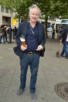 Presentation of the Ernst Lubitsch Prize 2024 Leander Haussmann treats himself to a wheat beer Arrival, at the presentation of the Ernst Lubitsch Prize 2024 during a matinee at the Berlin ZOO PALAST in Berlin, on 25 08 2024 Photopress Mueller