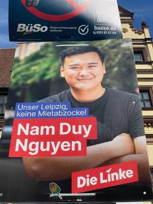 25.08.2024 xmgoodxLandtagswahl, Wahlkampf, Wahlplakate in Leipzig Sachsen Duy Nguyen möchte die LINKE in Sachsen retten - ist auf seinem Wahplakat gegen Mietabzocke *** 25 08 2024 xmgoodxLandtagswahl, Wahlkampf, Wahlplakate in Leipzig Sachsen Duy Nguyen wants to save the LINKE in Saxony is on his election poster against rent rip-offs MG