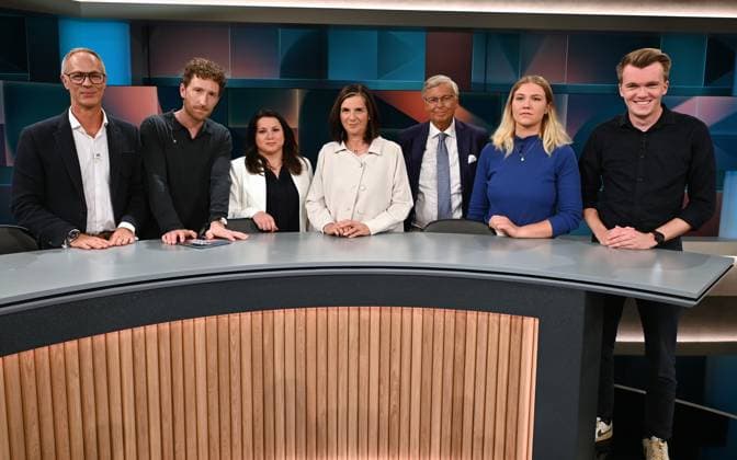 News Themen der Woche KW35 News Bilder des Tages Politiker Sebastian Fiedler, l-r, Moderator Louis Klamroth, Historikerin Katja Hoyer, Politikerin Katrin Göring-Eckardt, Aktivistin Lina Herzog, Politiker Luca Piwodda zu Gast in der ARD Talkshow Hart aber Fair mit dem Thema Nach dem Attentat, vor den Wahlen: Welche Folgen hat der Angriff von Solingen? *** Politician Sebastian Fiedler, l r, presenter Louis Klamroth, historian Katja Hoyer, politician Katrin Göring Eckardt, activist Lina Herzog, politician Luca Piwodda as guests on the ARD talk show Hart aber Fair with the topic After the attack, before the elections What are the consequences of the attack in Solingen?
