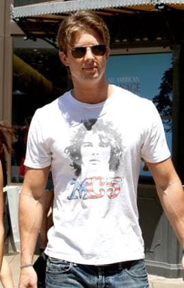 Drew Van Acker out and about in Los Angeles - 13 August 2012 FAM45899 Copyright: x FAMOUSx 48792072