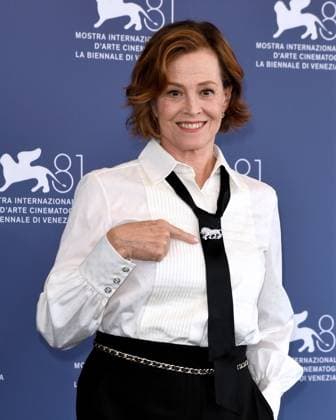 Venice, 81st Venice International Film Festival, Photocall Golden Lion for Lifetime Achievement - Sigourney Weaver  Copyright: xAlbertoxTerenghi PoolxPhotoxEvenx xPoolxPhotoxEventsx04x IPA_Agency_IPA49130383