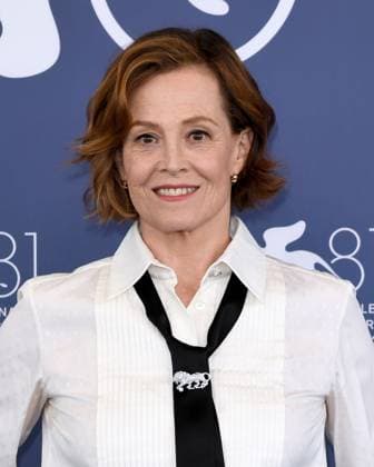 Venice, 81st Venice International Film Festival, Photocall Golden Lion for Lifetime Achievement - Sigourney Weaver  Copyright: xAlbertoxTerenghi PoolxPhotoxEvenx xPoolxPhotoxEventsx04x IPA_Agency_IPA49130408