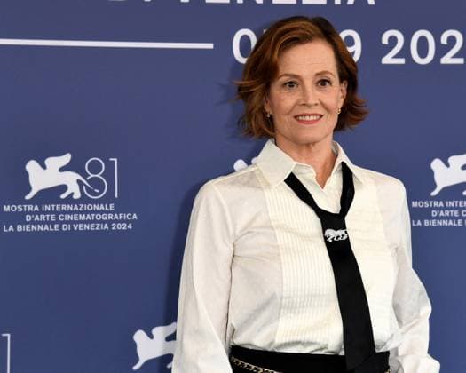 Venice, 81st Venice International Film Festival, Photocall Golden Lion for Lifetime Achievement Venice, 81st Venice International Film Festival, Photocall Golden Lion for Lifetime Achievement - Sigourney Weaver Venice Italy  Copyright: xIPA ABACAx