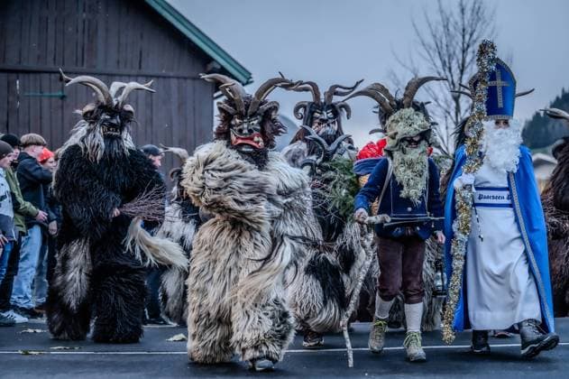 Nikolaus mit Krampus in Dorfgastein Dorfgastein Stoani Salzburg Austria