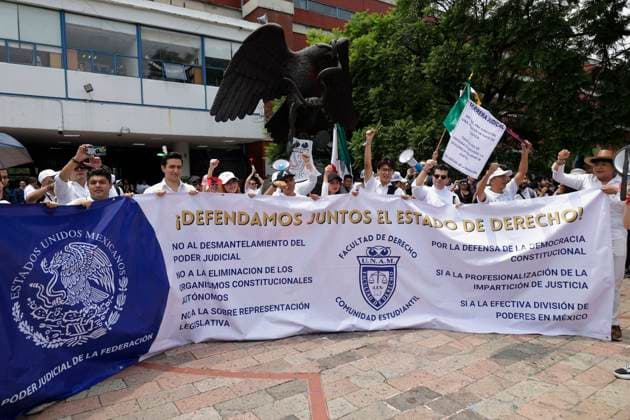 UNAM Law School Students And Workers Protest Against Judicial Reform In Mexico Students and workers of the Faculty of Law of the UNAM protest on August 28, 2024, at the University City facilities in Mexico City, Mexico, against judicial reform in Mexico and in solidarity with the indefinite work stoppage of the Federal Judiciary, emphasizing the importance of listening to all voices in this process and avoiding despotism. Mexico City Mexico City Mexico  Copyright: xGerardoxVieyrax originalFilename: vieyra-notitle240828_npu7I.jpg