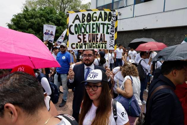 UNAM Law School Students And Workers Protest Against Judicial Reform In Mexico Students and workers of the Faculty of Law of the UNAM protest on August 28, 2024, at the University City facilities in Mexico City, Mexico, against judicial reform in Mexico and in solidarity with the indefinite work stoppage of the Federal Judiciary, emphasizing the importance of listening to all voices in this process and avoiding despotism. Mexico City Mexico City Mexico  Copyright: xGerardoxVieyrax originalFilename: vieyra-notitle240828_npRe9.jpg