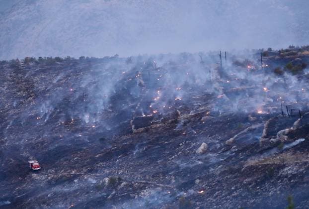 News Themen der Woche KW35 News Bilder des Tages (240829) -- GORNJE SITNO, Aug. 29, 2024 -- This photo shows aftermath of a big wildfire in the village of Gornje Sitno, Croatia, on Aug. 29, 2024. (Photo by Ivo Cagalj PIXSELL via Xinhua) CROATIA-GORNJE SITNO-WILDFIRE-AFTERMATH LixXuejun 