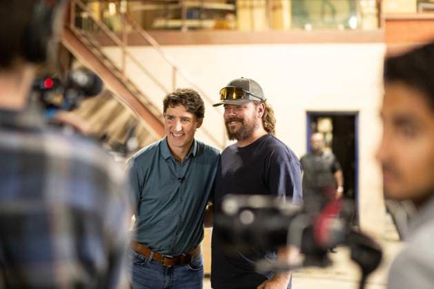 August 29, 2024, Sault Ste. Marie, Ontario, Canada: Prime Minister Justin Trudeau visits with city transit workers during a scheduled event at the City of Sault Ste Marie Transit Facility on Thursday, August, 29, 2024. Sault Ste. Marie Canada  - ZUMAc35_ 20240829_zaf_c35_039 Copyright: xKennethxArmstrongx