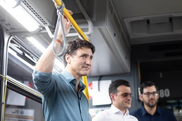 August 29, 2024, Sault Ste. Marie, Ontario, Canada: Prime Minister Justin Trudeau visits with city transit workers during a scheduled event at the City of Sault Ste Marie Transit Facility on Thursday, August, 29, 2024. Sault Ste. Marie Canada  - ZUMAc35_ 20240829_zaf_c35_040 Copyright: xKennethxArmstrongx
