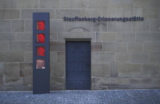 Stauffenberg Erinnerungsstätte, Mahnmal, Denkmal zum Gedenken an Claus Schenk Graf von Stauffenberg für sein Attentat gegen Adolf Hitler, Landesmuseum Württemberg, Stuttgart, Baden-Württemberg, Deutschland, Europa Stauffenberg memorial, memorial, memorial in memory of Claus Schenk Graf von Stauffenberg for his assassination attempt against Adolf Hitler, Württemberg State Museum, Stuttgart, Baden-Württemberg, Germany, Europe Copyright: imageBROKER MichaelxWeber iblimw11253045.jpg