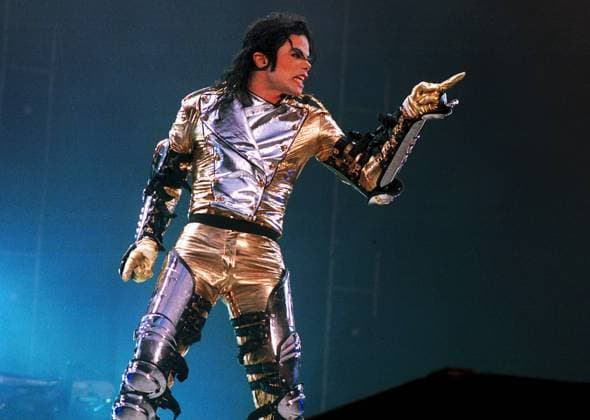 Michael Jackson performing live on his 39th birthday at Parken Stadium in Copenhagen, Denmark - 29 August 1997 Copyright: x FAMOUSx 64795926