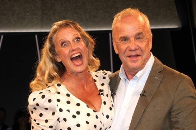 Entertainment Themen der Woche KW35 Entertainment Bilder des Tages Barbara Schoeneberger und Hubertus Meyer Burckhardt bei der NDR Talkshow am 30.08.2024 in Hamburg NDR Talk Show am 30.08.2024 in Hamburg *** Barbara Schoeneberger and Hubertus Meyer Burckhardt at the NDR Talk Show on 30 08 2024 in Hamburg NDR Talk Show on 30 08 2024 in Hamburg 