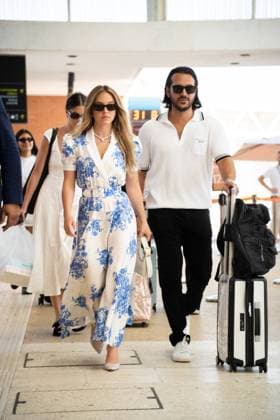 Sydney Sweeney and her fiancÃ Jonathan Davino arrive at the 81st Venice International Film Festival, the Mostra Sydney Sweeney and her fiancÃ Jonathan Davino arrive at the 81st Venice International Film Festival, the Mostra on 31 August 2024 Tiziano Da Silva Bestimage Sydney Sweeney and her fiancÃ Jonathan Davino arrive at the 81st Venice International Film Festival, the Mostra, on 31 August 2024 Venice France  Copyright: xTizianoxDaxSilvax xBestimagexTizianoxDaxSilvax xBestimagex