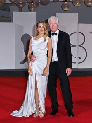 Venice, 81st Venice Film Festival 2024 - Sixth Evening. Red Carpet Filming Italy Award In the photo: Richard Gere and Alejandra Silva  Copyright: xManuelexMangiarottix xipa-agencyx xPoolxPhotoxEventsx04x IPA_Agency_IPA49266259