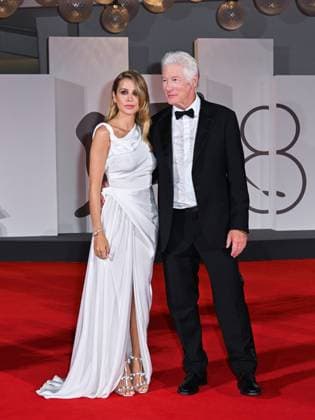 Venice: Venice, 81st Venice Film Festival 2024 - Sixth Evening. Red Carpet Filming Italy Award In the photo: Richard Gere and Alejandra Silva Venice  - ZUMAp169 20240901_zea_p169_1363 Copyright: xManuelexMangiarottix