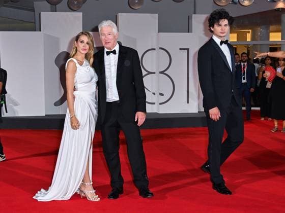 Venice: Venice, 81st Venice Film Festival 2024 - Sixth Evening. Red Carpet Filming Italy Award In the photo: Richard Gere and Alejandra Silva Venice  - ZUMAp169 20240901_zea_p169_1367 Copyright: xManuelexMangiarottix