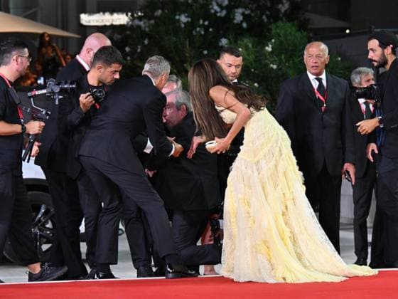 Entertainment Themen der Woche KW35 Venice, 81st Venice International Film Festival - day 5 - Red Carpet Wolfs Venice, 81st Venice International Film Festival - day 5 - Red Carpet Wolfs In the photo: Amal Clooney, George Clooney Venice Italy  Copyright: xIPA ABACAx