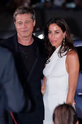 Brad Pitt with girlfriend Ines de Ramon at the premiere of the movie Wolfs at the Biennale di Venezia 2024 81 Venice International Film Festival at the Palazzo del Cinema Venice, 01 09 2024 Foto:xD.xBedrosianx xFuturexImagex wolfs_4938