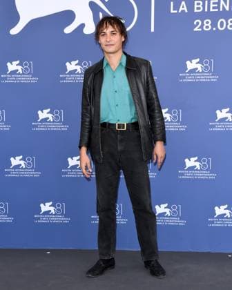 Venice, 81st Venice International Film Festival, Photocall film Harvest . Pictured: Frank Dillane  Copyright: xAlbertoxTerenghi PoolxPhotoxEvenx xPoolxPhotoxEventsx04x IPA_Agency_IPA49313148