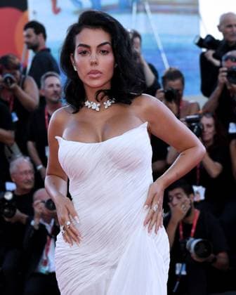 Venice, 81st Venice International Film Festival, Red Carpet Diva & Donna Award Venice, 81st Venice International Film Festival, Red Carpet Diva & donna award. Pictured: Georgina Rodriguez Venice Italy  Copyright: xIPA ABACAx