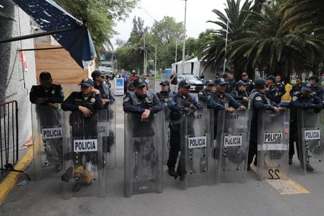Police corp guard while Law students from different Universities join a demonstration outside the Sala de Armas in the Ciudad Deportiva to protest against the judicial reform imposed by the President of Mexico Andres Manuel Lopez Obrador to modify various parts of the Constitution of the country. on September 3, 2024 in Mexico City, Mexico. Mexico City Mexico - ZUMAe321 20240903_zia_e321_009 Copyright: xIanxRoblesx
