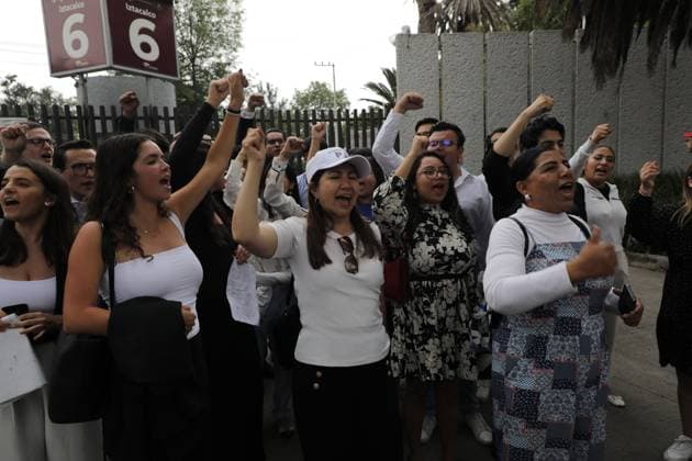 Law students from different Universities join a demonstration outside the Sala de Armas in the Ciudad Deportiva to protest against the judicial reform imposed by the President of Mexico Andres Manuel Lopez Obrador to modify various parts of the Constitution of the country. on September 3, 2024 in Mexico City, Mexico. Mexico City Mexico - ZUMAe321 20240903_zia_e321_017 Copyright: xIanxRoblesx