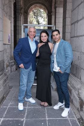 TV Horror Serie Reliquias Oscuras Photocall in Mexiko-Stadt September 4, 2024, Mexico City, Ciudad de Mexico, Mexico: (L-R) Juan Carlos Colombo, Nicole Curiel and Alex Perea attending the Pihotocall for the horror Tv series Ã¢â‚¬ËœReliquias OscurasÃ¢â‚¬â ¢ by Televisa Univision at Convento San Joaquin. on September 4, 2024 in Mexico City, Mexico. Mexico City Mexico - ZUMAe321 20240904_zea_e321_019 Copyright: xYamakxPerea xEyepixxGroupx