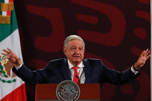 Lopez Obrador Celebrates Approval Of Judicial Reform - Mexico City Mexican President Andres Manuel Lopez Obrador, speaks about the approval of the reform of the judiciary as well as the minimization of the peso s fall against the dollar, during the briefing conference at the National Palace. Mexico City, Mexico, September 4, 2024. Lopez Obrador, paused to talk about the reform to the Judicial Branch, which was approved by the Deputies in general, before his appearance with the media and during the same in particular. After it was announced that it would now go to the Senate of the Republic, AMLO congratulated the representatives of Morena and its allies that make up the Chamber of Deputies for this fact, which he considered to be something Copyright: xEyepix ABACAx