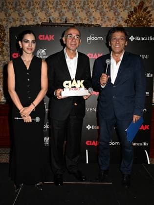 Venice, 81st Venice Film Festival 2024 -. Ciak Award. In the photo Selene Camarazza, Giuseppe Tornatore with the award and the Director Flavio Natalia  Copyright: xManuelexMangiarottix xipa-agencyx xPoolxPhotoxEventsx04x IPA_Agency_IPA49388578
