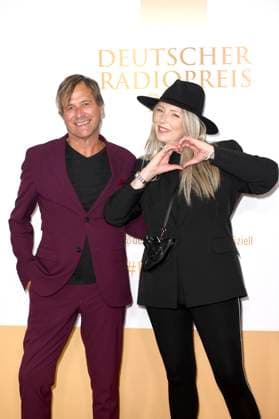 Steve Norman from Spandau Ballet and Sabrina Winter from Stereoblonde at the presentation of the 15 German Radio Award 2024 at the Musical Theater Neue Flora Hamburg, 05 09 2024 Foto:xC.xNiehausx xFuturexImagex radiopreis_4859
