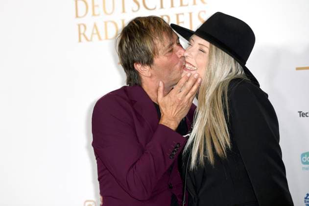 Steve Norman from Spandau Ballet and Sabrina Winter from Stereoblonde at the presentation of the 15 German Radio Award 2024 at the Musical Theater Neue Flora Hamburg, 05 09 2024 Foto:xC.xNiehausx xFuturexImagex radiopreis_4861