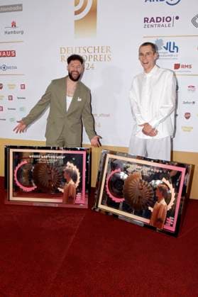 Calum Scott and Lost Frequencies at the presentation of the 15 German Radio Award 2024 at the Musical Theater Neue Flora Hamburg, 05 09 2024 Foto:xA.xTeiwesx xFuturexImagex radiopreis_4889