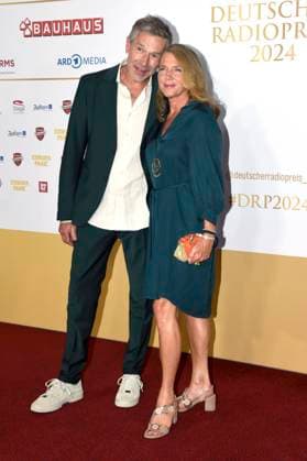 Dirk Steffens with his wife Dr. Sabine Steffens at the presentation of the 15 German Radio Award 2024 at the Musical Theater Neue Flora Hamburg, 05 09 2024 Foto:xA.xTeiwesx xFuturexImagex radiopreis_4892