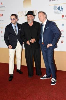 Marti Fischer, Torsten Sträter and Jens Herrmann at the presentation of the 15 German Radio Award 2024 at the Musical Theater Neue Flora Hamburg, 05 09 2024 Foto:xA.xTeiwesx xFuturexImagex radiopreis_4902