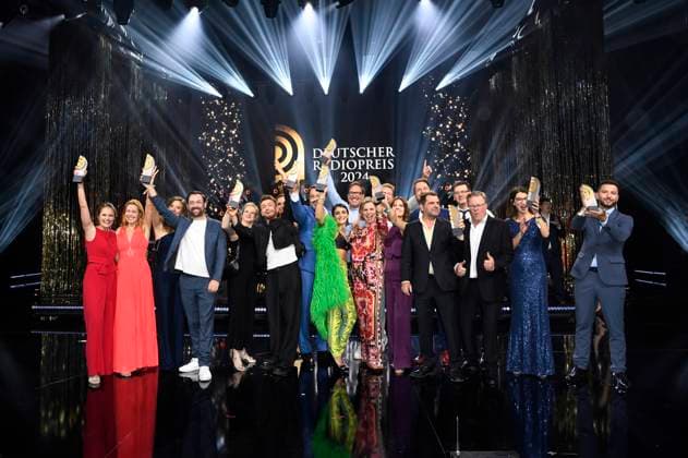 The winners and presenters at the presentation of the 15 German Radio Award 2024 at the Musical Theater Neue Flora Hamburg, 05 09 2024 Foto:xC.xNiehausx xFuturexImagex radiopreis_4908