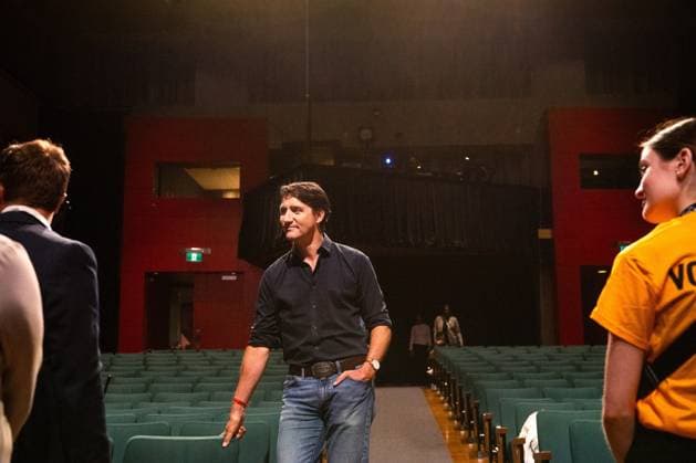 September 6, 2024, Toronto, On, Canada: Prime Minister Justin Trudeau speaks with Toronto International Film Festival staff and volunteers at the CBC building in Toronto on Friday, September 6, 2024. Toronto Canada  - ZUMAc35_ 20240906_zaf_c35_019 Copyright: xLauraxProctorx