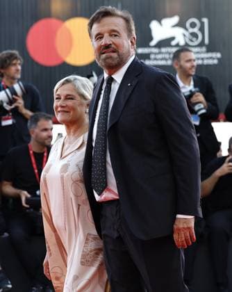 Filmfestspiele in Venedig, Nuovo IMAIE Award - Roter Teppich September 6, 2024, Venice: Italian actor Christian De Sica (R) and his wife Silvia Verdone attends the red carpet of Nuovo Imaie during the 81st Venice Film Festival in Venice, Italy, 06 September 2024. The festival runs from 28 August to 07 September 2024. ANSA FABIO FRUSTACI Venice  - ZUMAa110 20240906_zaf_a110_126 Copyright: xFabioxFrustacix
