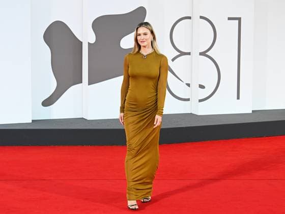 Venice, 81st Venice Film Festival 2024 - Tenth evening. Nuovo IMAIE Award In the photo: Bar Refaeli  Copyright: xManuelexMangiarottix xipa-agencyx xPoolxPhotoxEventsx04x IPA_Agency_IPA49412012