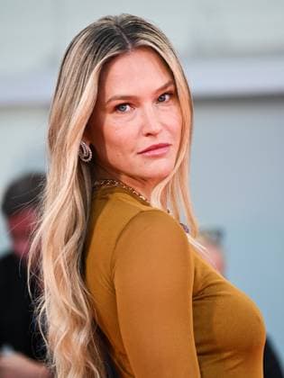 Venice, 81st Venice Film Festival 2024 - Tenth evening. Nuovo IMAIE Award In the photo: Bar Refaeli  Copyright: xManuelexMangiarottix xipa-agencyx xPoolxPhotoxEventsx04x IPA_Agency_IPA49412045