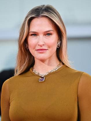 Venice, 81st Venice Film Festival 2024 - Tenth evening. Nuovo IMAIE Award In the photo: Bar Refaeli  Copyright: xManuelexMangiarottix xipa-agencyx xPoolxPhotoxEventsx04x IPA_Agency_IPA49412082