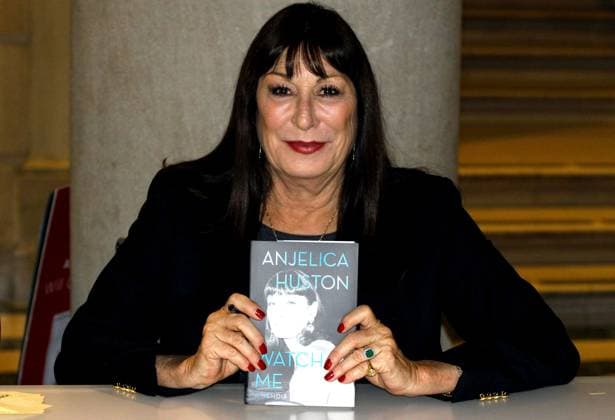 Anjelica Huston signs copies of her new book Watch Me at the Free Library of Philadelphia in Philadelphia, Pennsylvania - 13 November 2014 FAM53016 Copyright: x FAMOUSx aamf7764