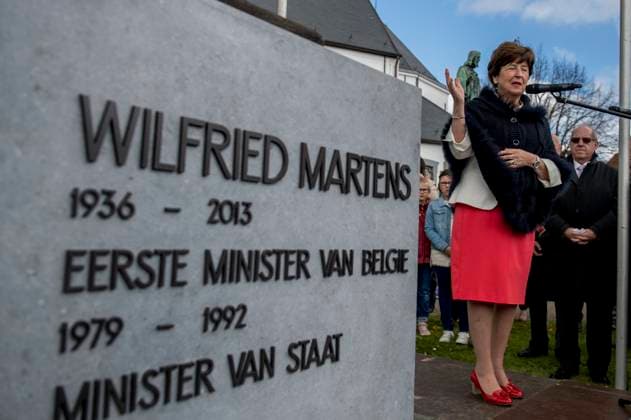 Unveiling of statue honouring late PM Wilfried Maertens Evergem-Sleidinge 17.04.16 Inhuldiging standbeeld voormalig Premier Wilfried Maertens Inauguration d une statue de l ancien Premier ministre Wilfried Maertens  Copyright: xPhilipxReynaersx