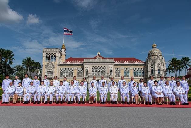 News Themen der Woche KW36 News Bilder des Tages Special cabinet meeting of the new cabinet members in Bangkok, Thailand - 07 Sept 2024 The new cabinet members of Thailand pose for a group photoshoot before the special cabinet meeting at the government house in Bangkok. Bangkok Thailand Copyright: xPeeraponxBoonyakiatx xSOPAxImagesx SpecialCabinetMeeting-4