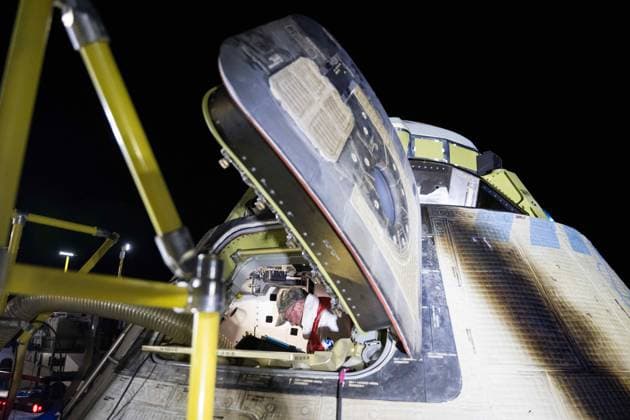 September 6, 2024, White Sands, Nm, United States of America: Boeing and NASA recovery teams unload cargo from the NASA Boeing Crew Flight Test Starliner spacecraft after it landed without crew at White Sands Missile Range Space Harbor, September 6, 2024 in New Mexico. The Starliner returned to earth without astronauts Butch Wilmore and Suni Williams who will remain on the International Space Station due to safety issues with the spaceship. White Sands United States of America - ZUMAp138 20240906_zaa_p138_007 Copyright: xAubreyxGemignani Nasax