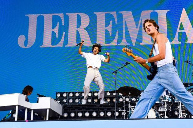 Bilder des Jahres 2024, Entertainment 09 September Entertainment Themen der Woche KW36 Entertainment Bilder des Tages Entertainment Musik, Lollapalooza Berlin 2024 07.09.2024, xdanx, Entertainment Musik, Lollapalooza Berlin 2024, v.l. Die Band Jeremias steht beim Lollapalooza Festival im Berliner Olympiastadion auf der Buehne. Die achte Ausgabe des Musikfestivals findet am Wochenende des 7. und 8. September 2024 im Olympiastadion und Olympiapark in Berlin statt. Berlin Olympiastadion Berlin Berlin Deutschland (DE) *** Entertainment Music, Lollapalooza Berlin 2024 07 09 2024, xdanx, Entertainment Music, Lollapalooza Berlin 2024, v l The band Jeremias will be on stage at the Lollapalooza Festival in Berlins Olympic Stadium The eighth edition of the music festival will take place on the weekend of September 7 and 8, 2024 at the Olympic Stadium and Olympic Par Copyright: xDanielxLakomskix