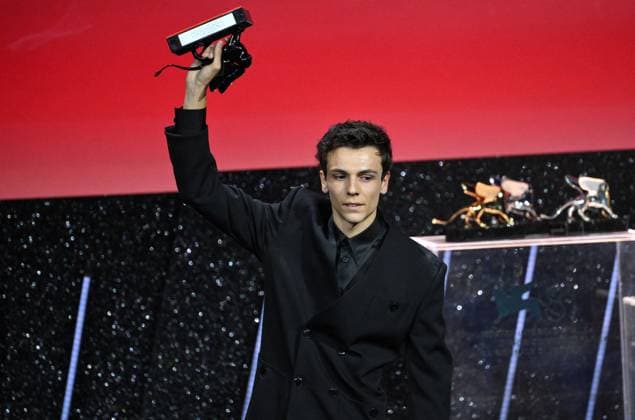 September 7, 2024, Venice: Italian actor Francesco Gheghi holds the Orizzonti award for Best Film Familia during the closing ceremony of the 81st annual Venice International Film Festival, in Venice, Italy, 07 September 2024. The 81st edition of the festival runs from 28 August to 07 September 2024. ANSA ETTORE FERRARI Venice  - ZUMAa110 20240907_zaf_a110_090 Copyright: xEttorexFerrarix