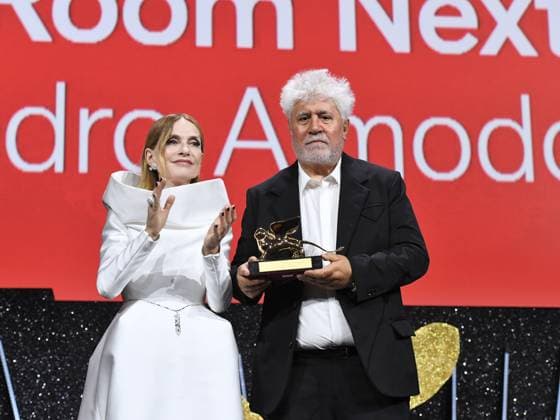 Venice, 81st Venice Film Festival 2024 - Eleventh Evening: Closing Ceremony. The Awards. In the photo Pedro Almodovar winner of the Golden Lion and Isabelle Huppert  Copyright: xAlbertoxTerenghix xipa-agency.nex xPoolxPhotoxEventsx04x IPA_Agency_IPA49437005