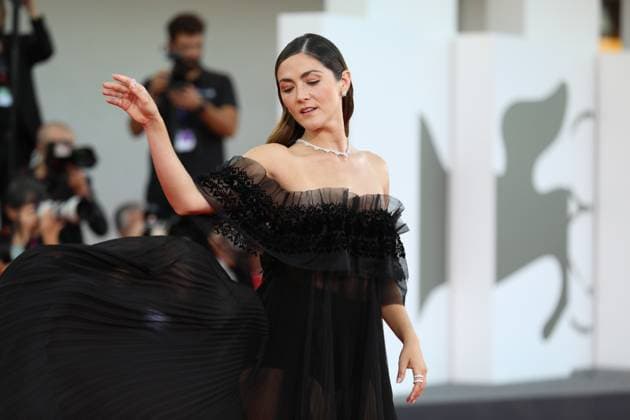 September 7, 2024, Lido Di Venezia, Veneto, Italy: ELLA HUNT on the red carpet ahead of the closing ceremony at the 81st Venice International Film Festival in Lido di Venezia, Italy Lido Di Venezia Italy - ZUMAc179 20240907_zep_c179_071 Copyright: xMickaelxChavetx
