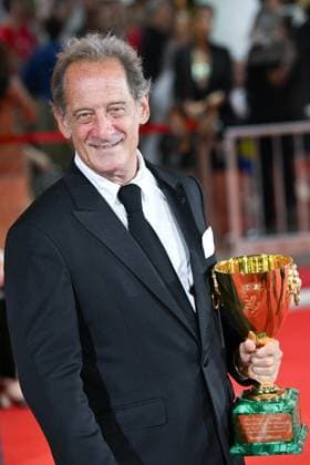 Venice Winners Red Carpet Vincent Lindon poses with the Volpi Cup for Best Actor Award for The Quiet Son during the Winners Red Carpet of the 81st Venice International Film Festival, in Venice, Italy on September 07, 2024. Photo by Aurore Marechal ABACAPRESS.COM Venice Italy  Copyright: xMarechalxAurore ABACAx