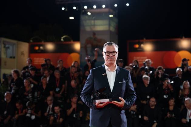 2024 Winners Photocall - The 81st Venice International Film Festival Gwenael Francois poses with the Special Jury Prize during the 81st Venice International Film Festival at Palazzo del Cinema in Venice, Italy, on September 07, 2024. Venice Italy  Copyright: xLucaxCarlinox originalFilename: carlino-notitle240907_npLQe.jpg